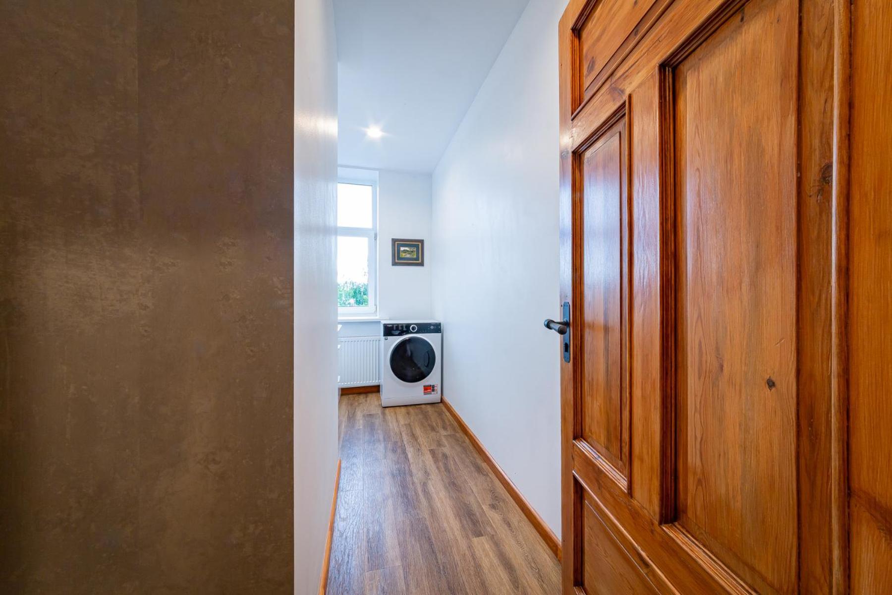 Apartament Just Renovated Stories Free Parking